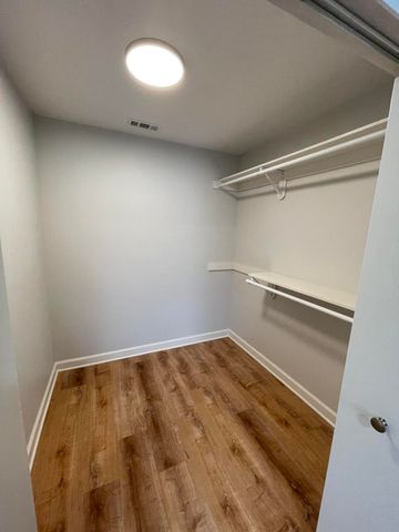 210 W 6th Street 1, Royal Oak, MI 48067