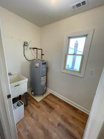 210 W 6th Street 1, Royal Oak, MI 48067