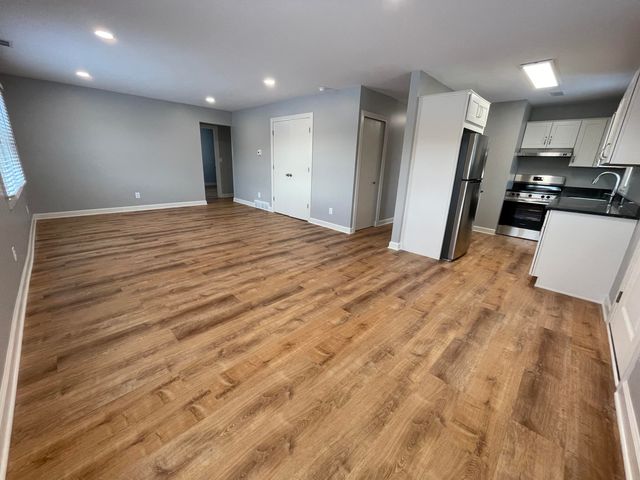 210 W 6th Street 1, Royal Oak, MI 48067