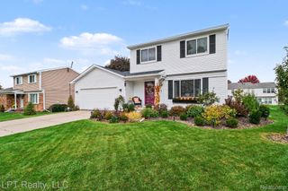 183 Arlington Drive, Rochester Hills, MI 48307