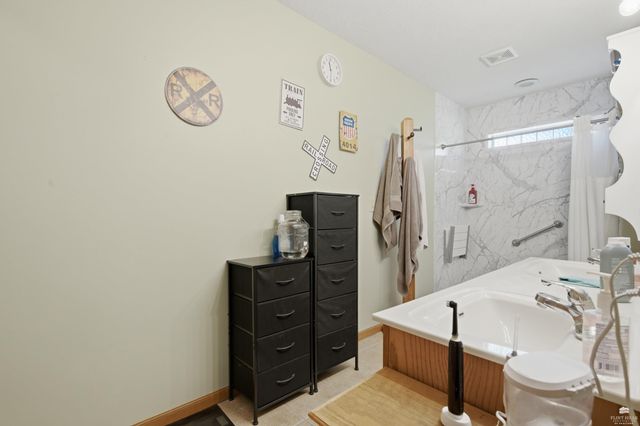 9155 Lindsey Circle, Manhattan, KS 66502