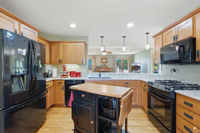 9155 Lindsey Circle, Manhattan, KS 66502