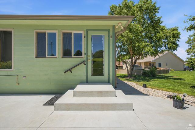 9155 Lindsey Circle, Manhattan, KS 66502