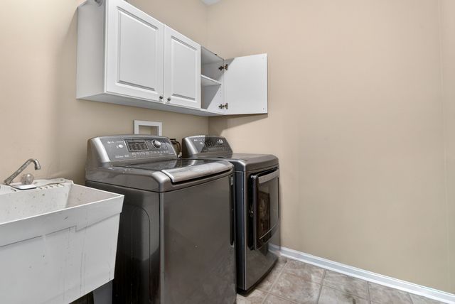 230 Vail Court, Gilberts, IL 60136