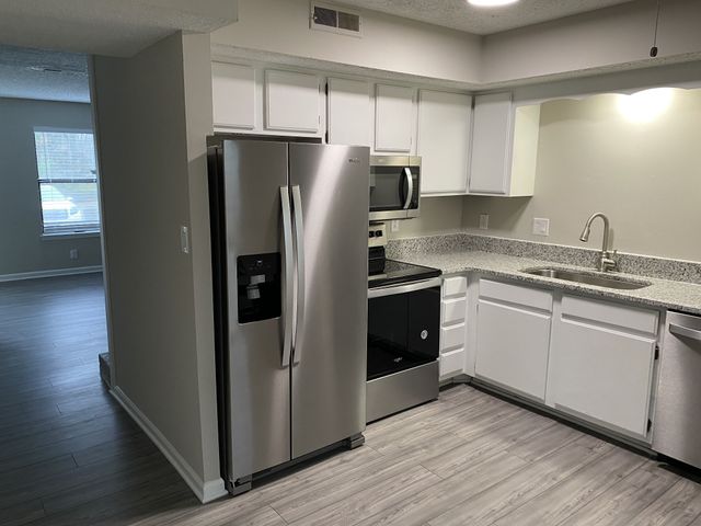 151 Edgewood Dr, Hendersonville, TN 37075