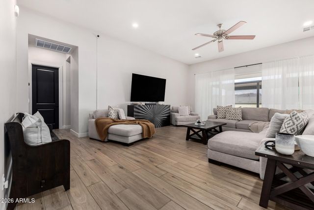 28756 N PHOEBE Place 2, San Tan Valley, AZ 85144