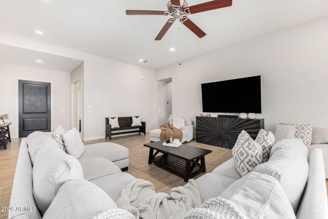 28756 N PHOEBE Place 2, San Tan Valley, AZ 85144