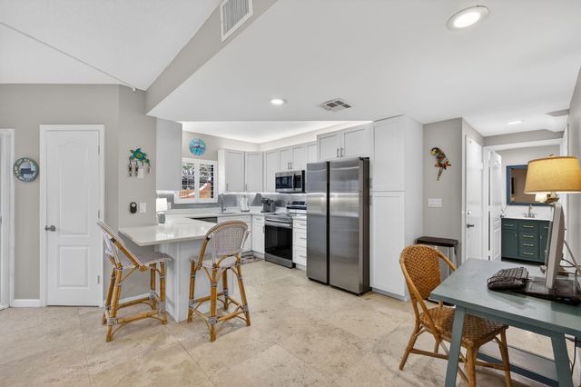 44 Uno Lago Drive, North Palm Beach, FL 33408