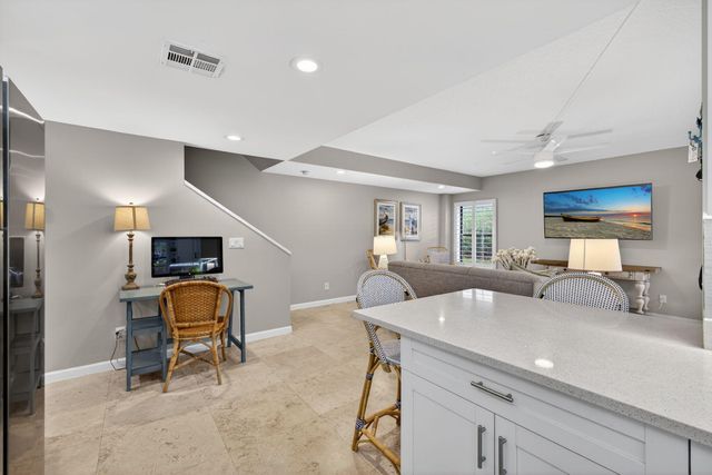 44 Uno Lago Drive, North Palm Beach, FL 33408