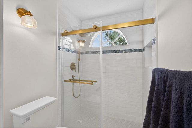 44 Uno Lago Drive, North Palm Beach, FL 33408