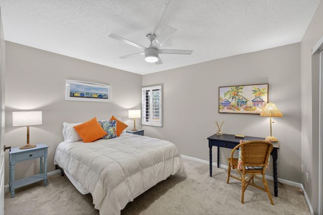 44 Uno Lago Drive, North Palm Beach, FL 33408