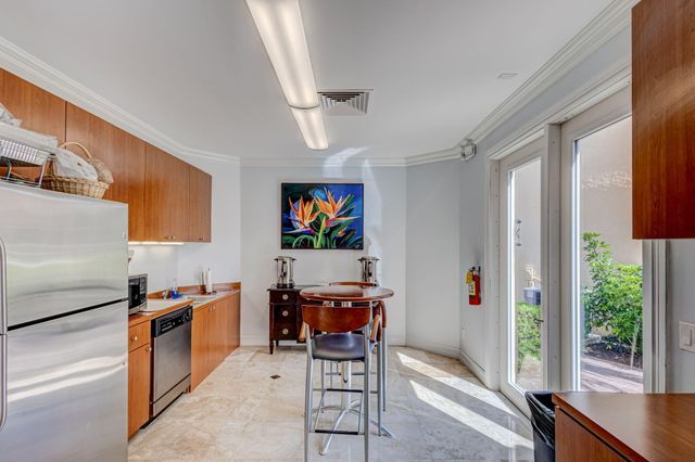 44 Uno Lago Drive, North Palm Beach, FL 33408