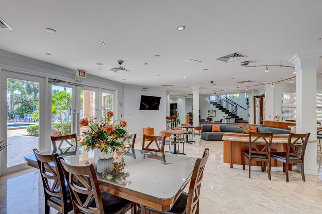 44 Uno Lago Drive, North Palm Beach, FL 33408