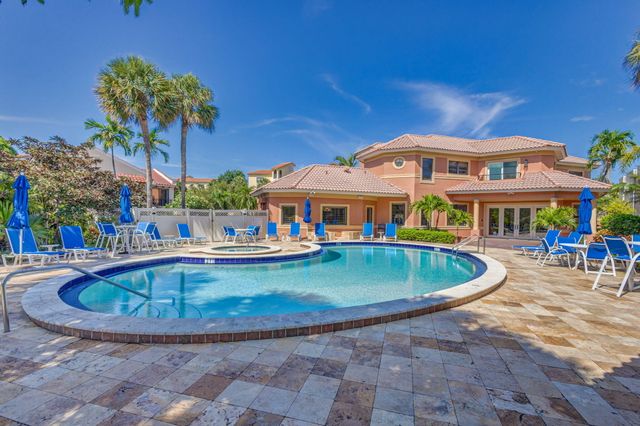 44 Uno Lago Drive, North Palm Beach, FL 33408