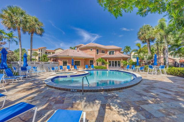 44 Uno Lago Drive, North Palm Beach, FL 33408