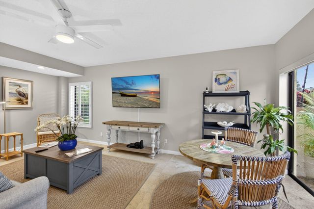 44 Uno Lago Drive, North Palm Beach, FL 33408