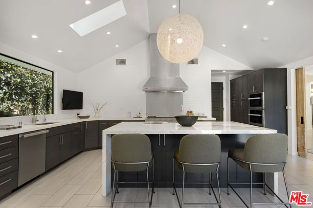 521 Loring Avenue, Los Angeles, CA 90024