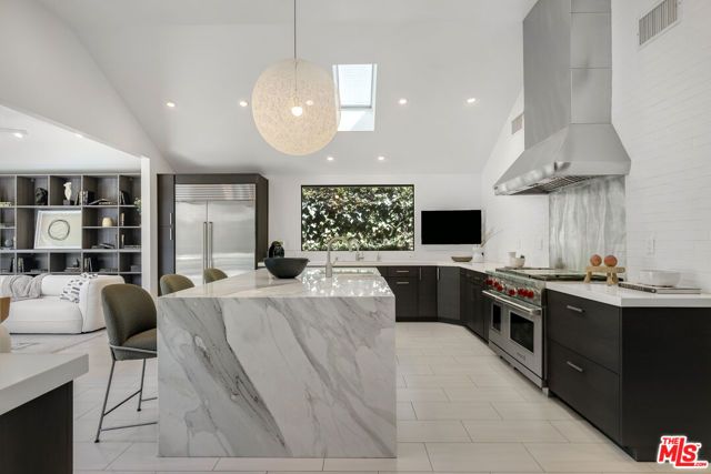 521 Loring Avenue, Los Angeles, CA 90024
