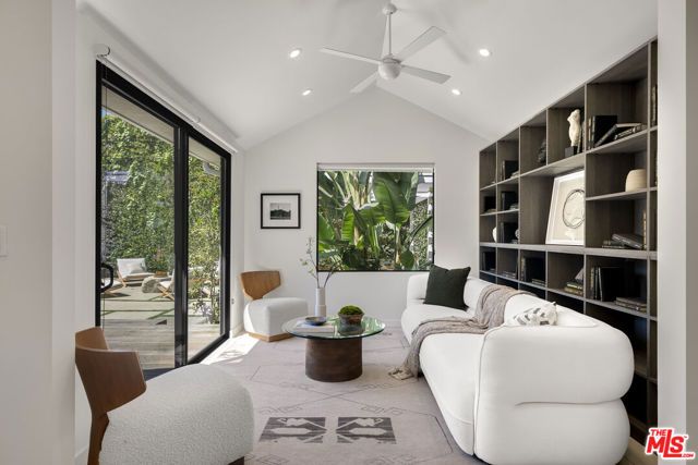 521 Loring Avenue, Los Angeles, CA 90024