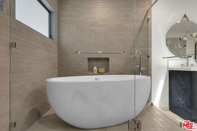 521 Loring Avenue, Los Angeles, CA 90024