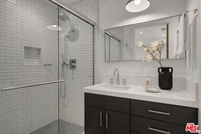 521 Loring Avenue, Los Angeles, CA 90024