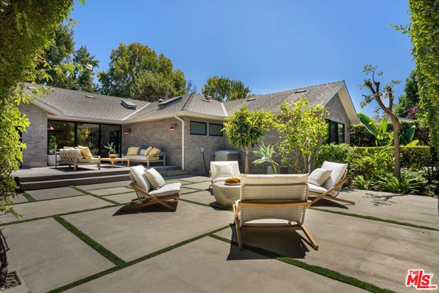 521 Loring Avenue, Los Angeles, CA 90024