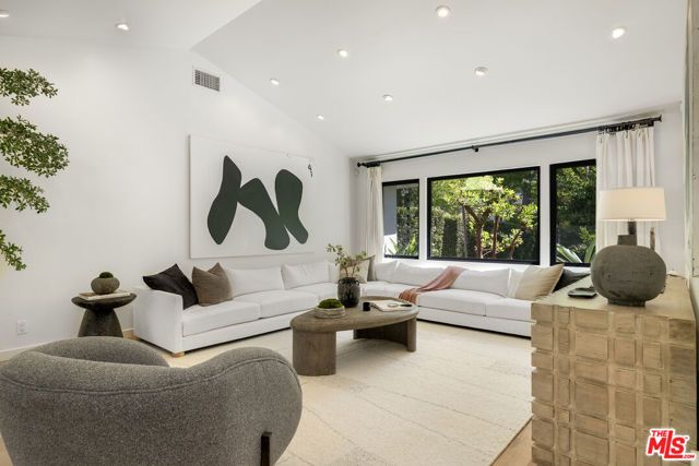 521 Loring Avenue, Los Angeles, CA 90024