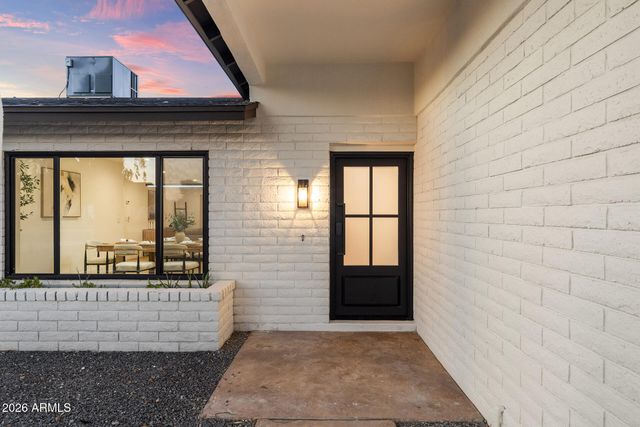 6256 E GELDING Drive, Scottsdale, AZ 85254