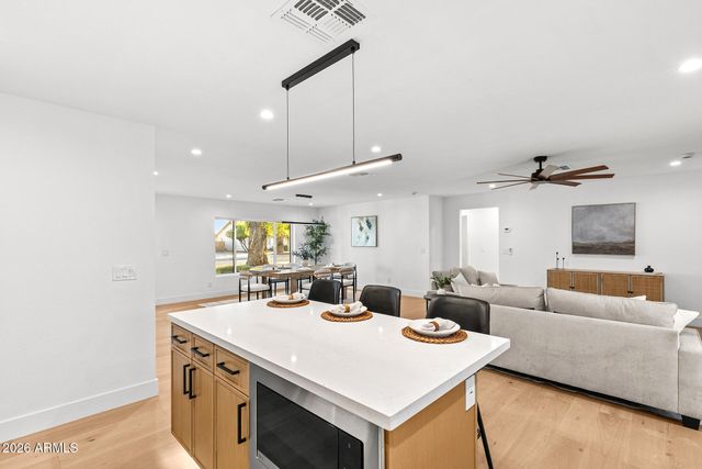 6256 E GELDING Drive, Scottsdale, AZ 85254