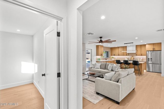 6256 E GELDING Drive, Scottsdale, AZ 85254