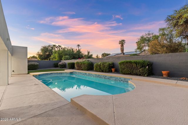 6256 E GELDING Drive, Scottsdale, AZ 85254