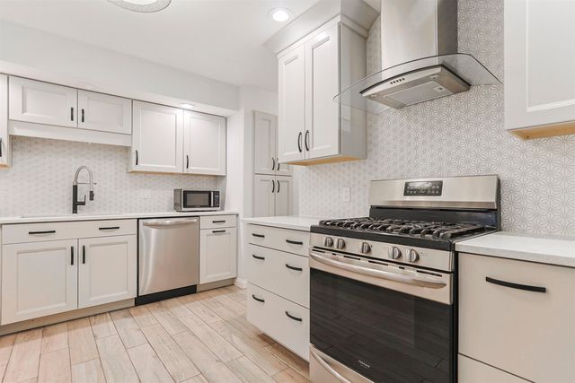 15711 Durham Way, Granger, IN 46530