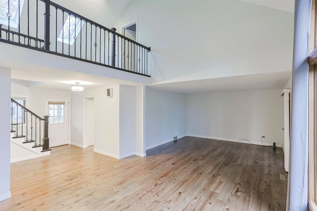 15711 Durham Way, Granger, IN 46530