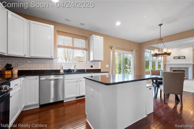 56753 Lindale Avenue, Macomb, MI 48042