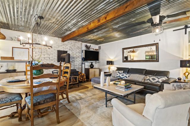 1075 An County Road 323, Palestine, TX 75803