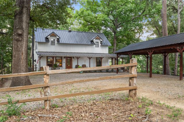 1075 An County Road 323, Palestine, TX 75803