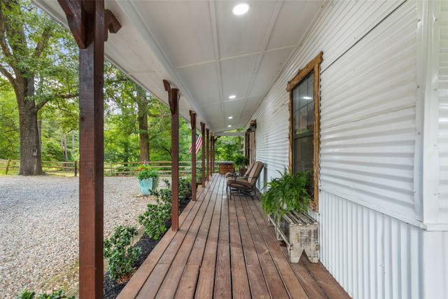 1075 An County Road 323, Palestine, TX 75803