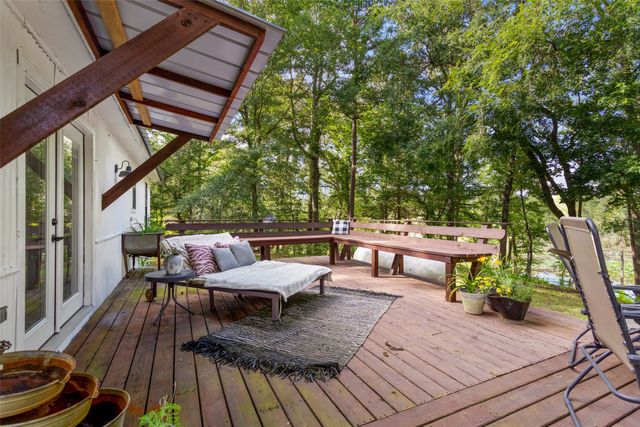 1075 An County Road 323, Palestine, TX 75803
