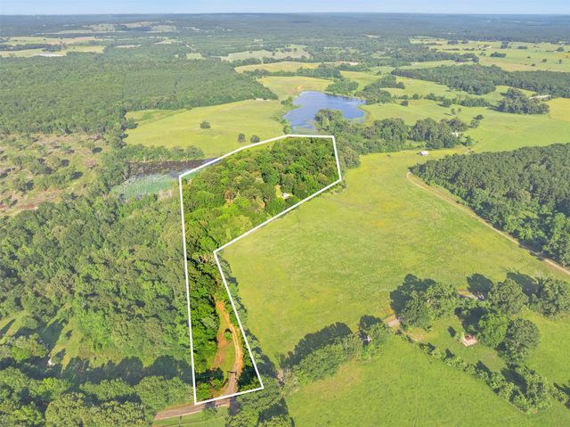 1075 An County Road 323, Palestine, TX 75803