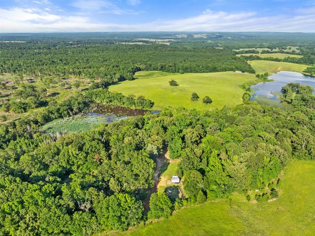 1075 An County Road 323, Palestine, TX 75803
