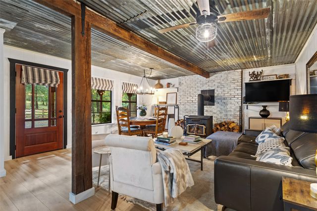 1075 An County Road 323, Palestine, TX 75803