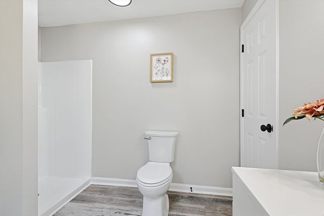 9 Scraggy Neck Rd Ext, Bourne, MA 02532