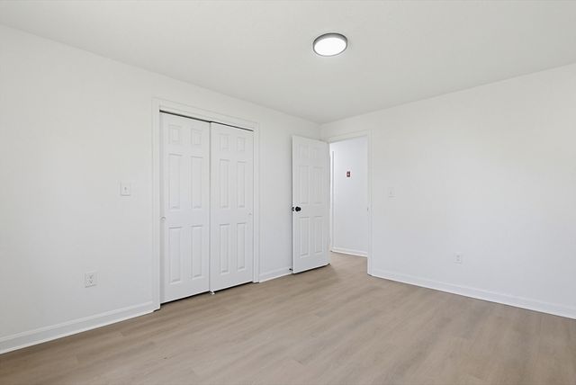 9 Scraggy Neck Rd Ext, Bourne, MA 02532