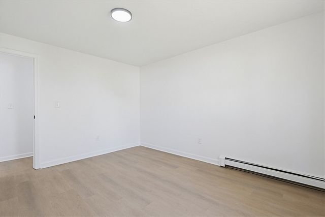 9 Scraggy Neck Rd Ext, Bourne, MA 02532
