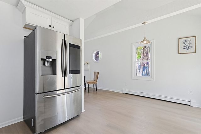 9 Scraggy Neck Rd Ext, Bourne, MA 02532