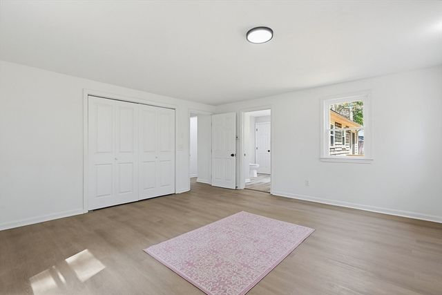 9 Scraggy Neck Rd Ext, Bourne, MA 02532