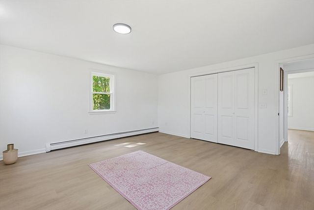 9 Scraggy Neck Rd Ext, Bourne, MA 02532