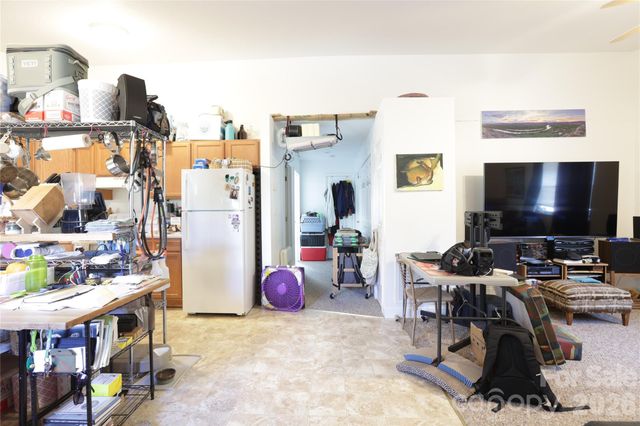 1302 Stanwood Lane, Hendersonville, NC 28739