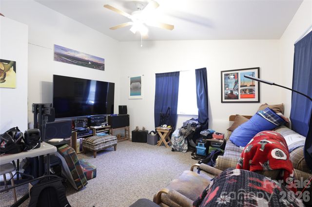 1302 Stanwood Lane, Hendersonville, NC 28739