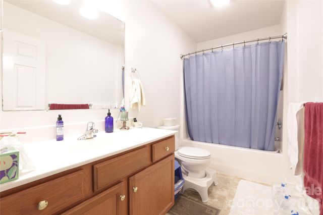 1302 Stanwood Lane, Hendersonville, NC 28739